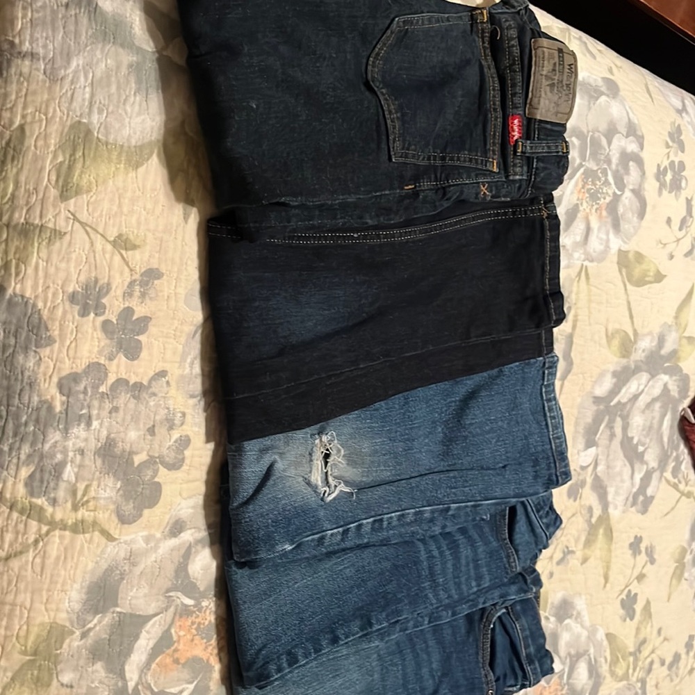10 pair bundle: 5 size 7 boy jeans, 5 jogging pants all name brands.